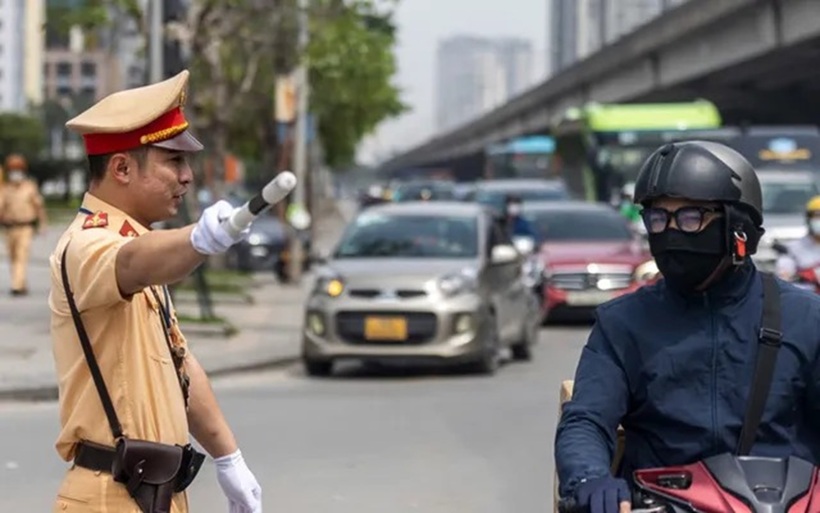 Công an phân luồng giao thông. Ảnh minh họa: Dân trí