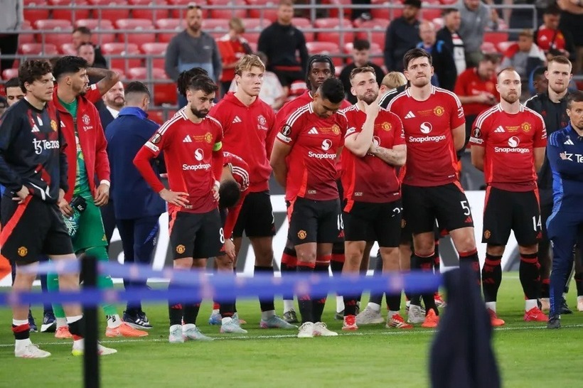 Man Utd "thanh lý" toàn bộ đội hình sau thất bại choáng váng tại Europa League