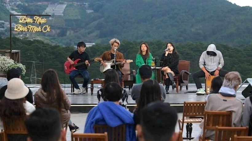 Bình minh ơi là một trong nhiều quán cafe Acoustic “chill” ở Đà Lạt. Ảnh: VTC News