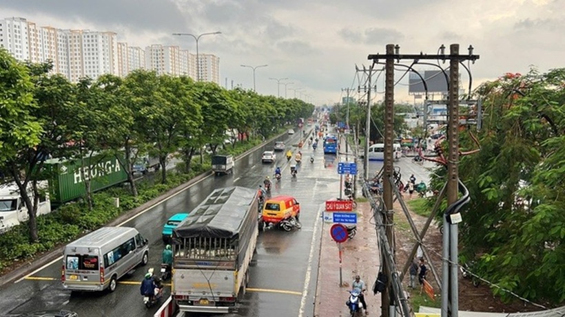 Hiện trường vụ tai nạn giao thông trước chợ đầu mối Thủ Đức, 2 người tử vong. Ảnh: Thanh Niên