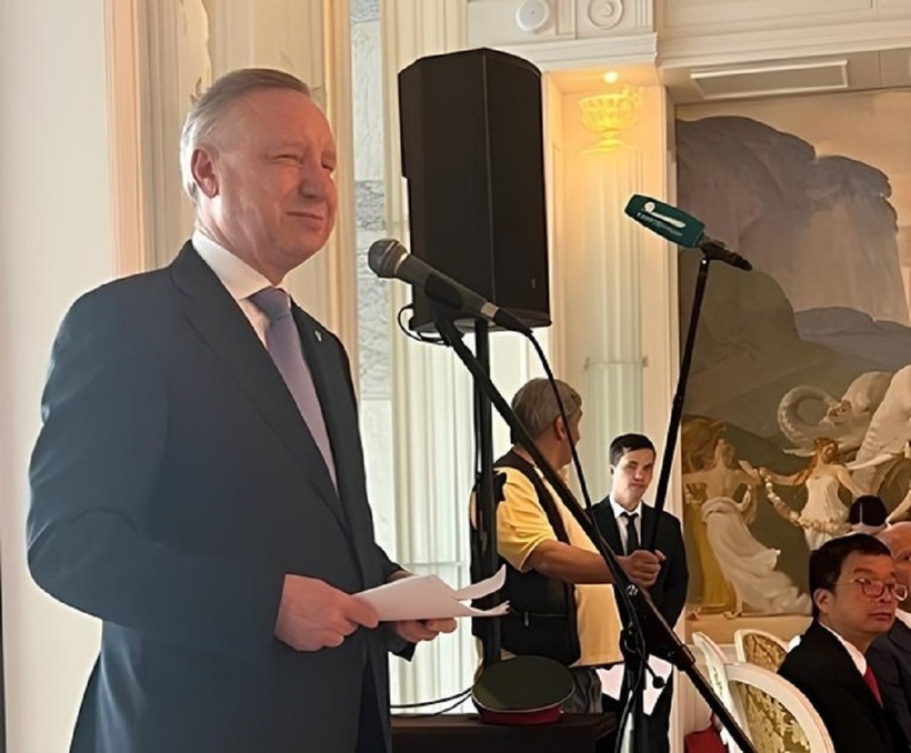 Thống đốc Bang Saint Petersburg Alexander Beglov phát biểu chào mừng đoàn Việt Nam tại tiệc chiêu đãi.