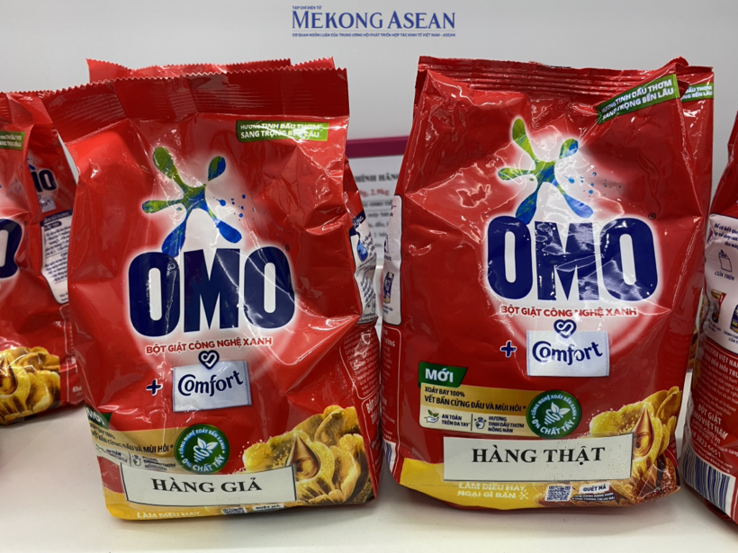 Rất khó phân biệt hàng thật hàng giả. Ảnh: Hà Anh/Mekong ASEAN.