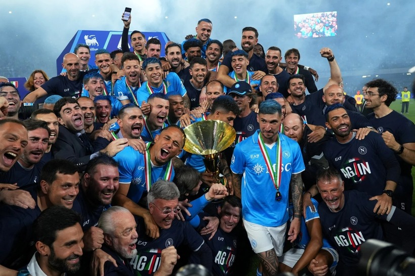 Kết quả bóng đá hôm nay ngày 24/5: Napoli giành chức vô địch Serie A.