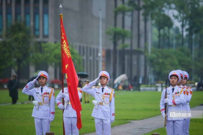 Lễ Thượng cờ rủ bắt đầu Quốc tang Nguyên Chủ tịch nước Trần Đức Lương - 12