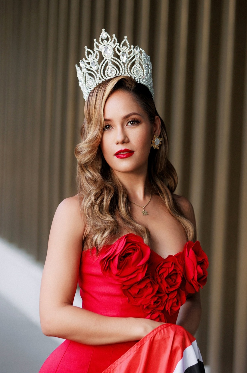 Anna-Lise Nanton – đại diện Trinidad & Tobago, là thí sinh đại diện cho khu vực châu Mỹ và Caribe ở phần thi Hùng biện. Cô sở hữu chiều cao 1,62m, hiện đã tốt nghiệp đại học và đang theo đuổi công việc của một kỹ sư xây dựng. Người đẹp này dự định theo học lên cao học nhằm hiện thực hóa ước mơ theo đuổi các dự án kỹ thuật tập trung vào việc tạo ra những giải pháp sáng tạo và bền vững.