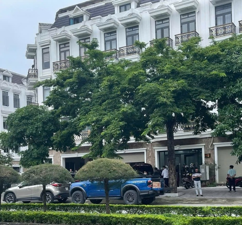 Việc khám xét diễn ra từ trưa đến chiều 26/5 vân chưa kết thúc.