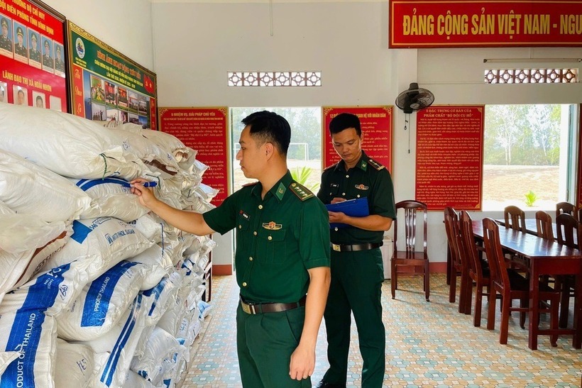Tang vật được đưa về Đồn Biên phòng Tam Quan Nam. Ảnh: Dân Trí