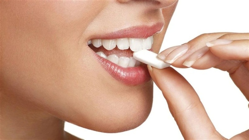 Nhai kẹo cao su không đường, đặc biệt là loại có chứa xylitol, có thể cải thiện sức khỏe răng miệng. Ảnh minh họa.
