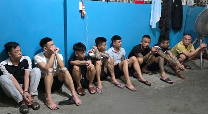 8/14 đối tượng trong đường dây mua bán người, bắt giữ người trái pháp luật ở Thái Bình tại thời điểm bị bắt giữ khẩn cấp. Ảnh: Lao động