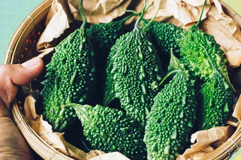 100g mướp đắng chứa 459mg axit oxalic, là loại rau có hàm lượng axit oxalic tương đối cao.