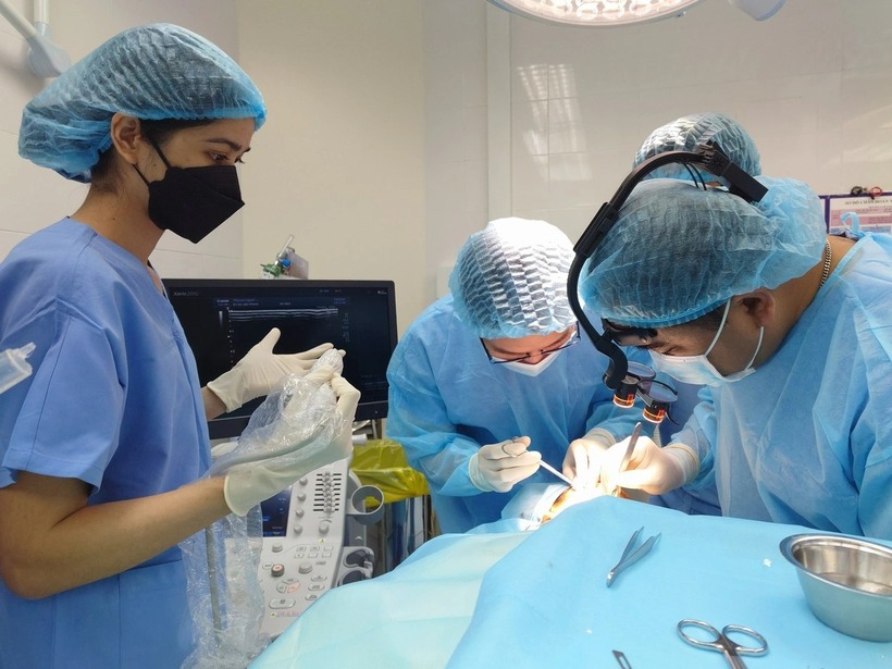 Bạn có thể gặp biến chứng sau khi căng chỉ nếu thực hiện tại những cơ sở kém chất lượng. Ảnh minh họa/ Tuổi Trẻ.