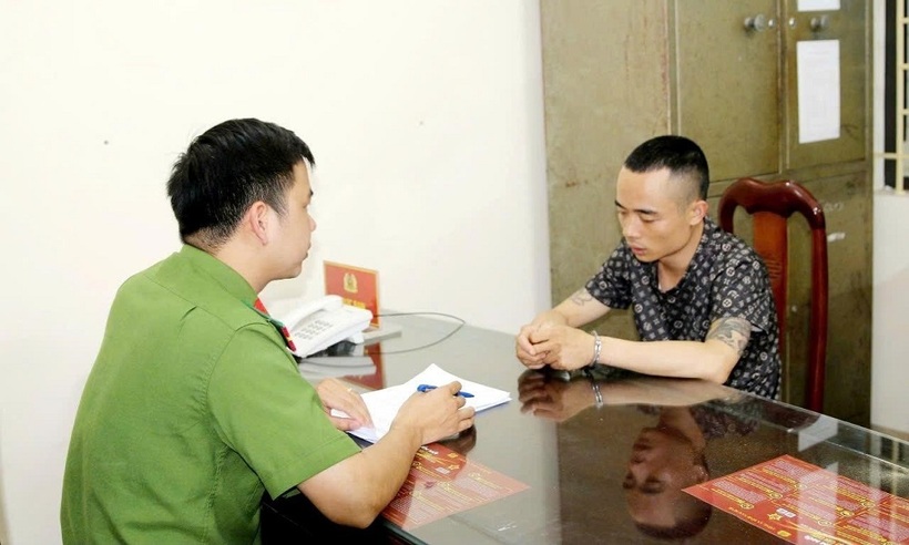 Cồ Huy Lợi tại cơ quan công an.