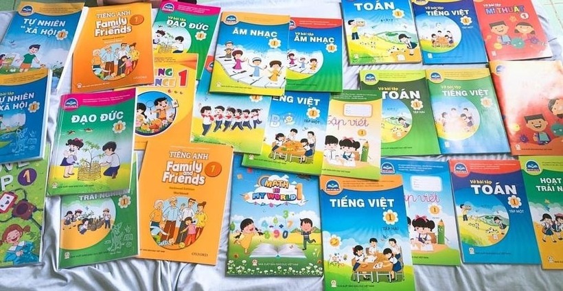 Phụ huynh nên cẩn trọng khi mua sách giáo khoa. Ảnh minh họa