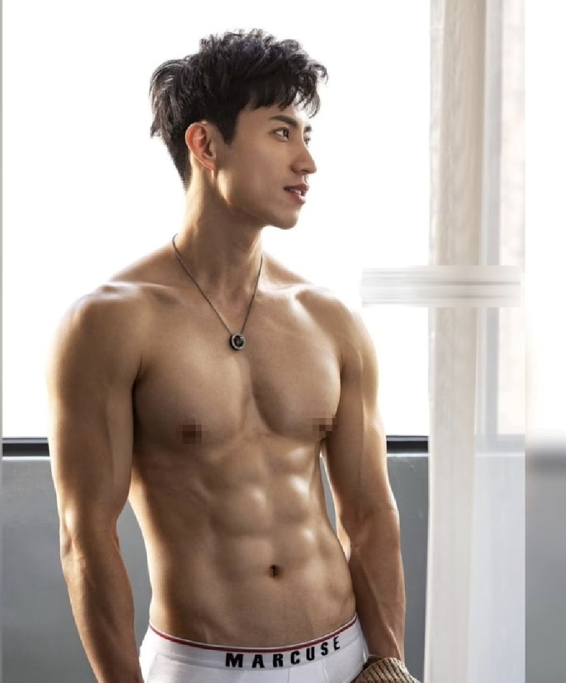 . Với vóc dáng chuẩn, Jia Min trở thành "quảng cáo sống" giúp doanh số bán hàng của quầy bánh bao tăng đáng kể. Ảnh: 8days.