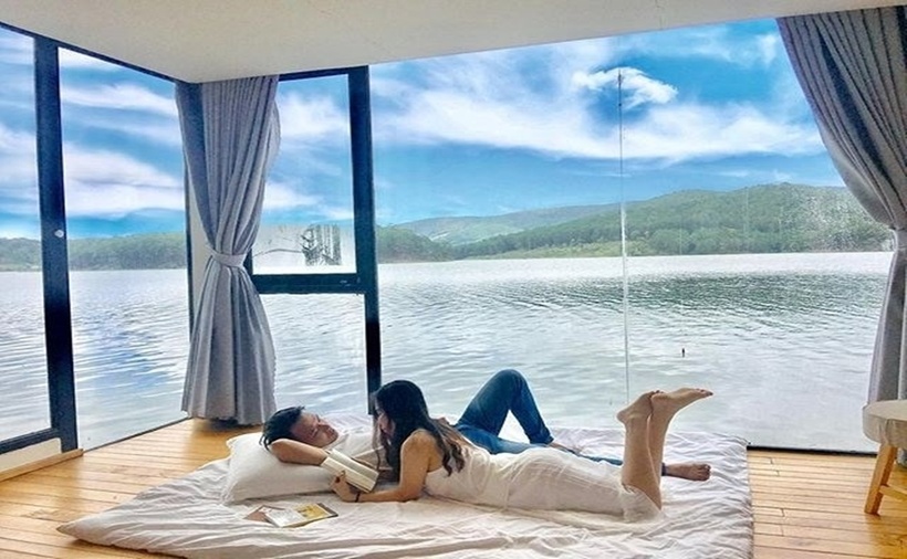 Ai đến Đà Lạt rồi cũng yêu tiết trời trong lành, yêu vẻ đẹp thiên nhiên thơ mộng, lãng mạn và yêu cả những homestay xinh xắn và yên bình.