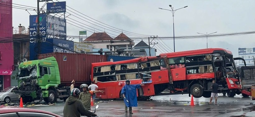 Hiện trường xảy ra vụ tai nạn. Ảnh: Báo Bình Dương.