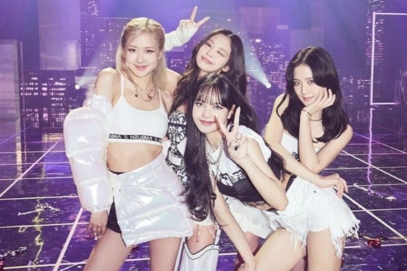 Với tổng cộng 31 đêm diễn tại 16 thành phố trên toàn thế giới, world tour Deadline được xem là dấu mốc đánh dấu sự trở lại đông đủ của nhóm nhạc BLACKPINK.