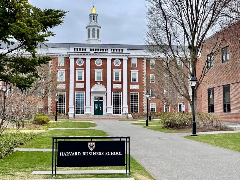 Đại học Harvard được phép tiếp tục tuyển sinh viên quốc tế trong thời gian tòa giải quyết vụ kiện. Ảnh: Reuters