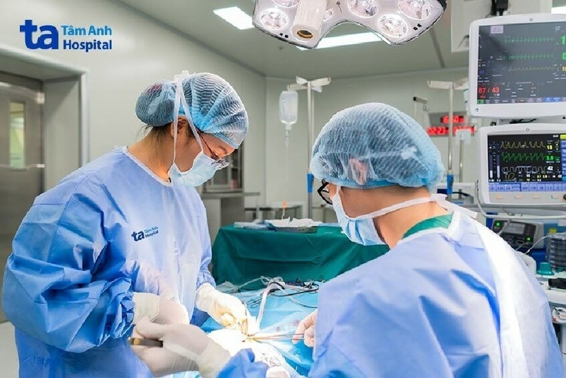Khàn tiếng, khó nuốt, đi khám phát hiện ung thư thanh quản. Ảnh: BVCC.