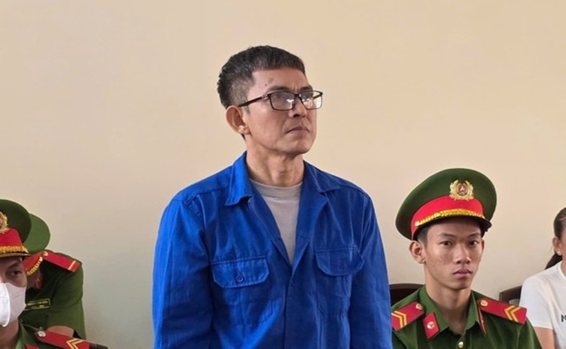 Bị cáo Danh Giáp Dần nghe toà tuyên án. (Ảnh: Tiền phong)