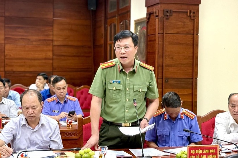 Đại tá Lê Hữu Tuấn trong một cuộc họp tại UBND tỉnh Đắk Lắk. (Ảnh: VietnamNet)