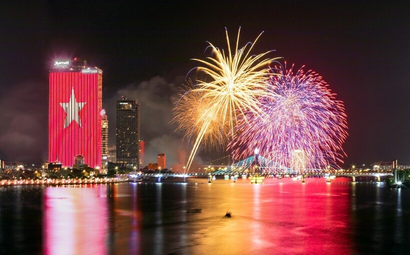 Khi ánh sáng nghệ thuật gặp ánh sáng pháo hoa – M Landmark Residences toả sáng giữa trung tâm Đà Nẵng.