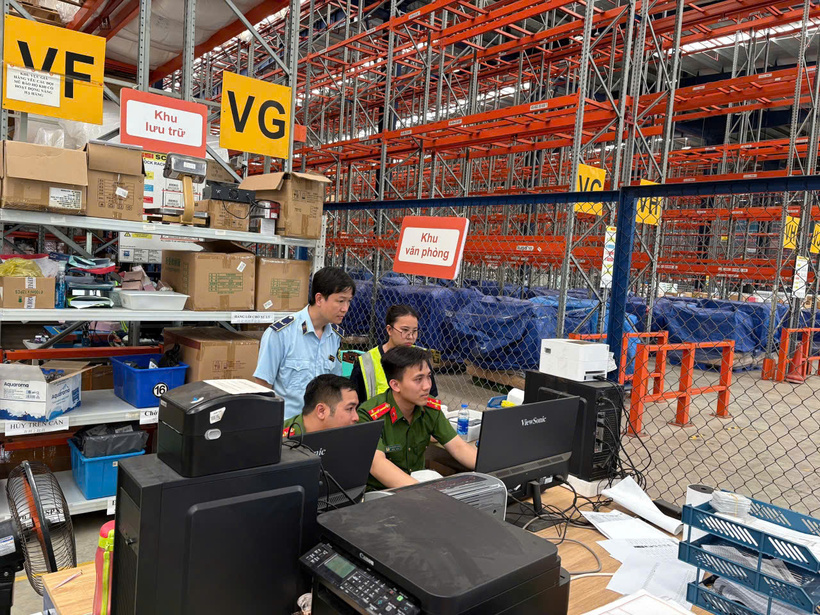 Gần 226.000 sản phẩm hàng hóa các loại bị tạm giữ tại Công ty Cổ phần Chuỗi cung ứng Thương mại Á Châu.