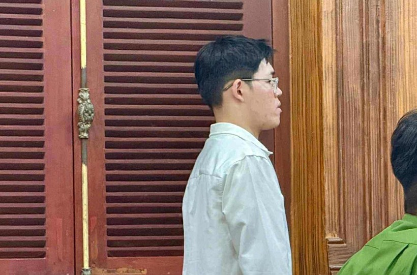Bị cáo tại phiên tòa phúc thẩm sáng 3/6. (Ảnh: Pháp luật TP.HCM)