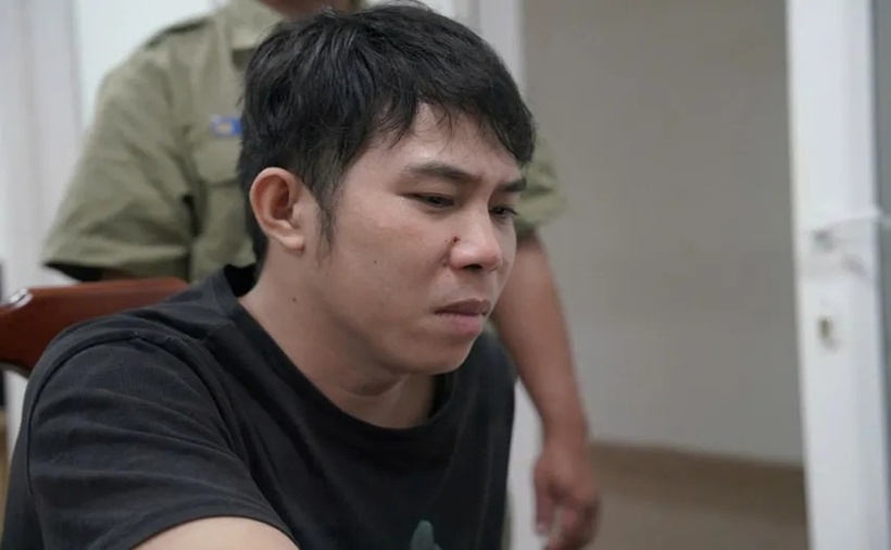 Biết chủ nhà bán tạp hóa thường ở một mình và không khóa cổng, Nguyễn Văn Lộc đã đột nhập, dùng dao cướp vàng. (Ảnh: Cơ quan công an)