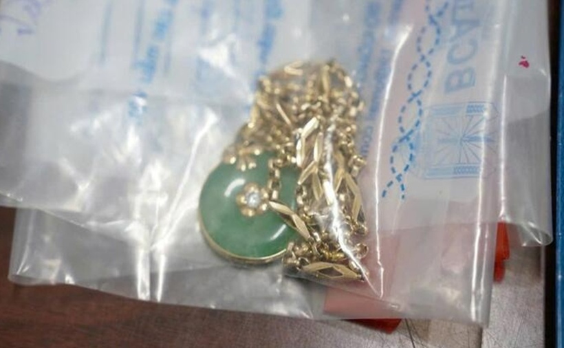 Sợi dây chuyền vàng mà Lộc cướp của bà H.. (Ảnh: Cơ quan công an)