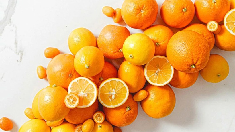 Nước cam có nhiều lợi ích cho sức khỏe nhưng không phải sẽ tốt cho tất cả mọi người và uống bao nhiêu cũng được.