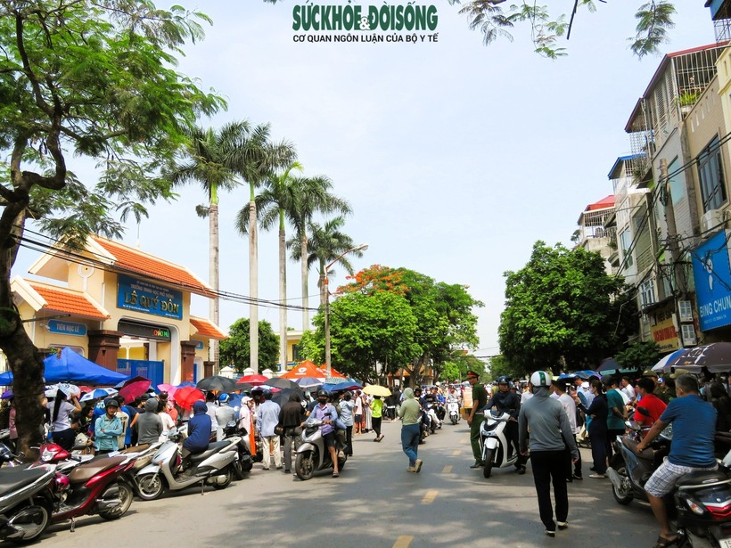 Sáng 4/6, gần 26.000 thí sinh trên địa bàn TP Hải Phòng hoàn thành kỳ thi tuyển sinh vào lớp 10 THPT (không chuyên) năm học 2025 – 2026 với môn thi Toán, thời gian làm bài 90 phút, hình thức thi trắc nghiệm.
