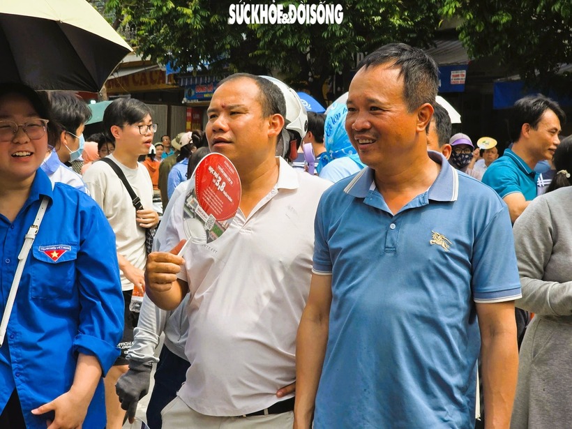 Năm học 2025 – 2026, Hải Phòng giao chỉ tiêu tuyển sinh vào lớp 10 đối với các trường công lập là 21.814 học sinh; trường ngoài công lập, trường phổ thông nhiều cấp học là 9.400 học sinh. Trường THPT chuyên Trần Phú được giao chỉ tiêu 18 lớp chuyên với tổng 630 học sinh.