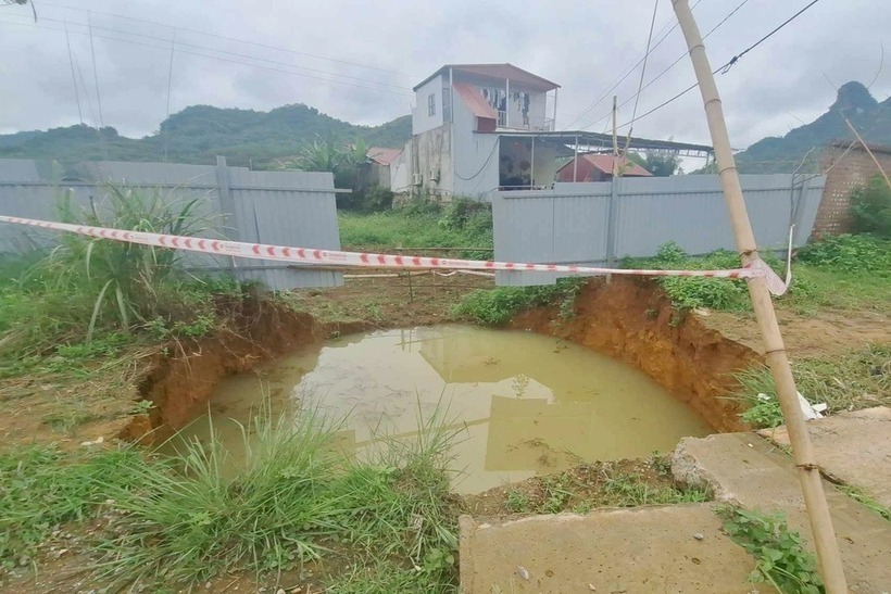"Hố tử thần" nơi nạn nhân gặp nạn. Ảnh: Dân Trí