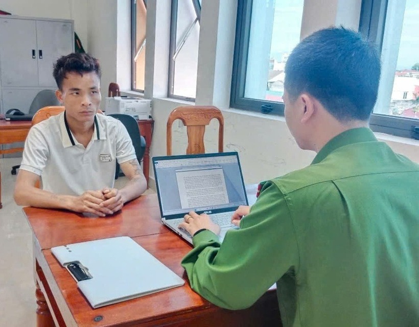 Hồ Văn Càn tại cơ quan điều tra. (Ảnh: Công an)