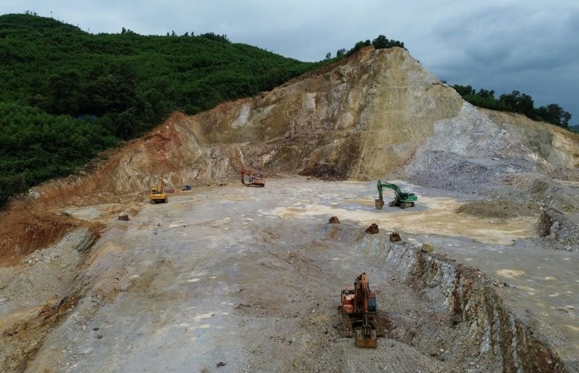 Kể từ khi Tuấn “Thần Đèn” và các đồng phạm bị bắt, mỏ đất của Công ty ALMA tại xã Tượng Sơn đã ngừng hoạt động.