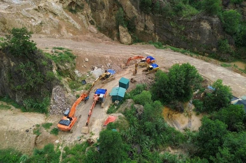 Diện tích mỏ là 53.000m2, với trữ lượng khai thác hơn 1,7 triệu m3. Công suất khai thác trong 2 năm đầu là 400.000m3/năm; từ năm thứ 3 trở đi là 280.000m3/năm. Phương pháp khai thác lộ thiên trong thời hạn 5 năm.