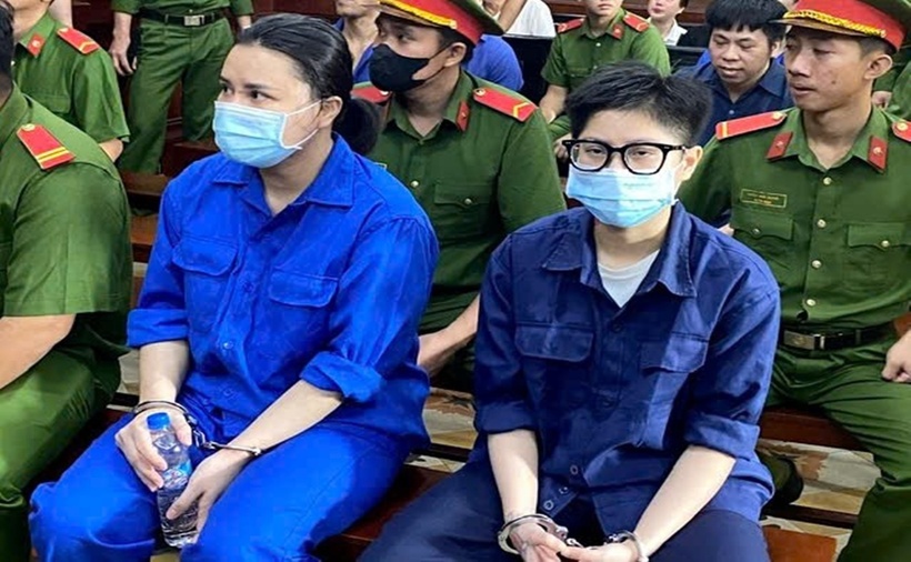 Bị cáo Nguyễn Thị Hoài và đồng phạm tại tòa. (Ảnh: Thanh niên)
