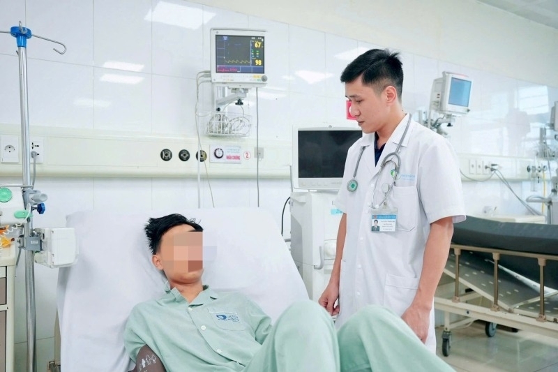 Bệnh viện Bãi Cháy cứu sống bệnh nhân bị thang máy kẹp cổ. Ảnh: Sức khỏe và Đời sống