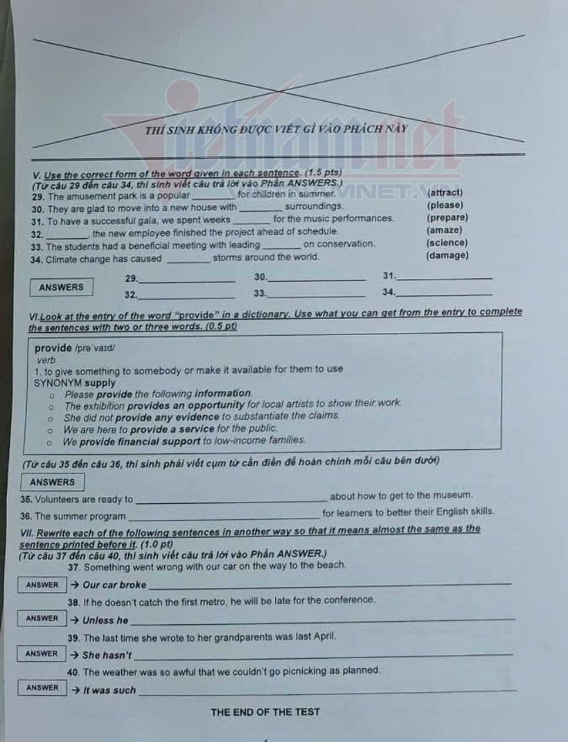 Đề thi môn tiếng Anh vào lớp 10 THPT 2025 ở TP.HCM. Ảnh: VietNamnet