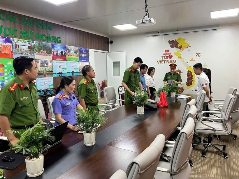 Vũ Quang Thuận - Giám đốc Công ty TNHH Thương mại, sản xuất, xuất nhập khẩu Đông Dược Nữ Hoàng, bị khởi tố về tội "Sản xuất hàng cẩm". Ảnh: Lao Động