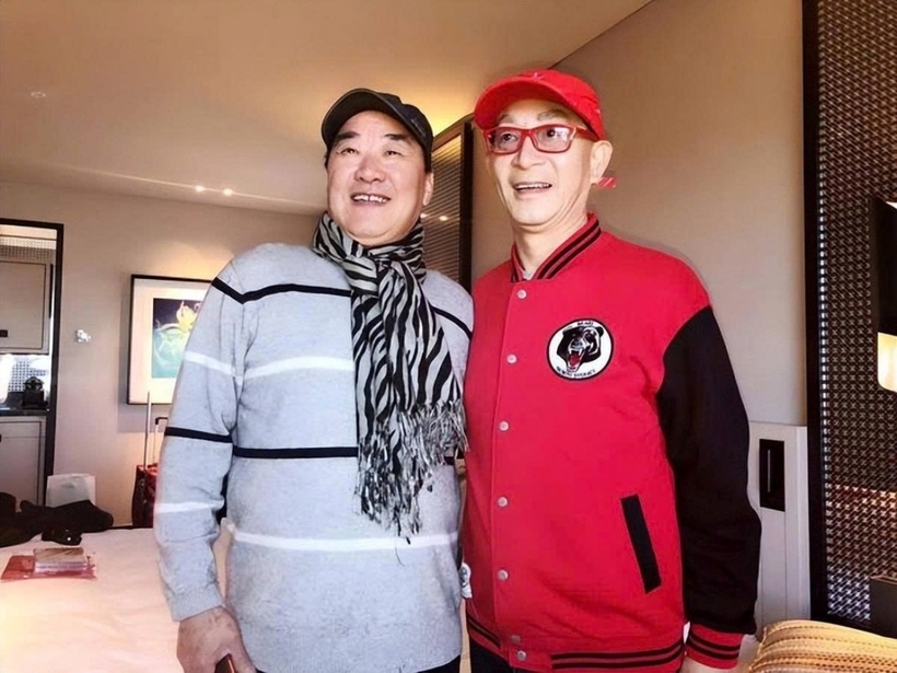 Diễn viên Diệp Dĩ Manh và diễn viên Lục Tiểu Linh Đồng.