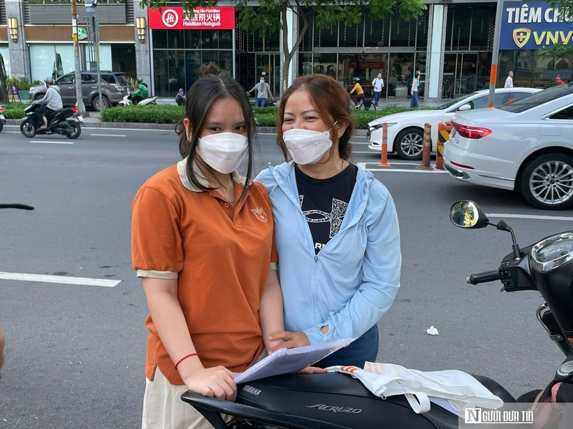 Thí sinh nhận được lời chia sẻ, an ủi từ mẹ.