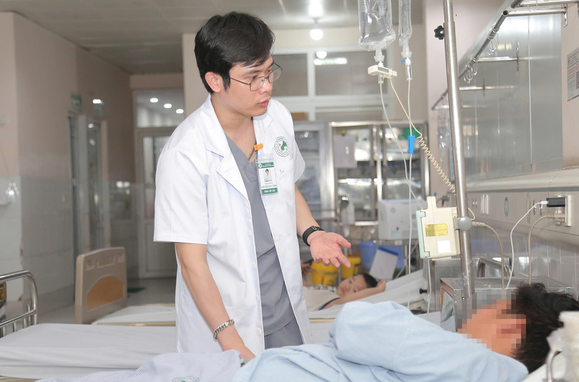 Nam thanh niên thoát nguy kịch sau say nóng. Ảnh: BVCC