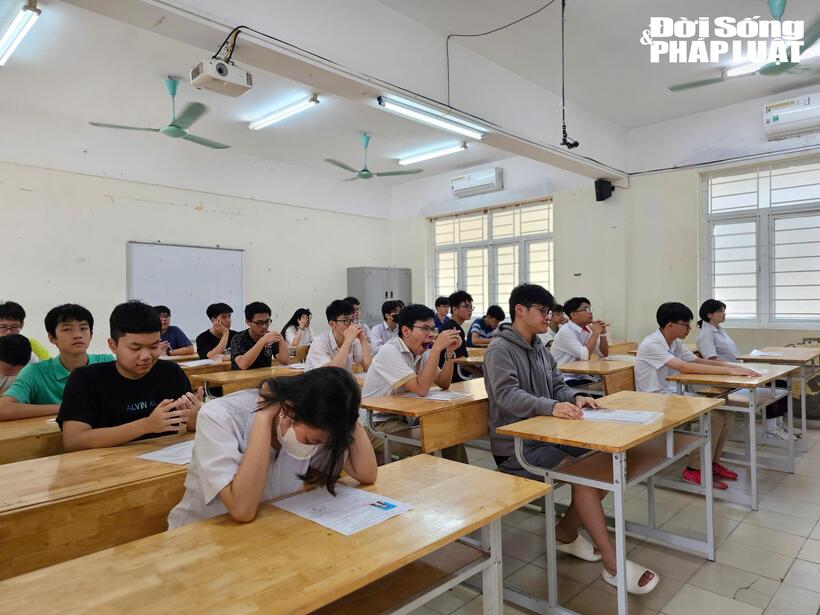 Với sự chuẩn bị kỳ lưỡng, đồng bộ và chủ động, Hà Nội quyết tâm tổ chức kỳ thi lớp 10 đảm bảo an toàn, nghiêm túc, minh bạch, khách quan, chất lượng, tạo thuận lợi cho thí sinh và phụ huynh theo đúng chỉ đạo của Thủ tướng Chính phủ, Bộ GDĐT.