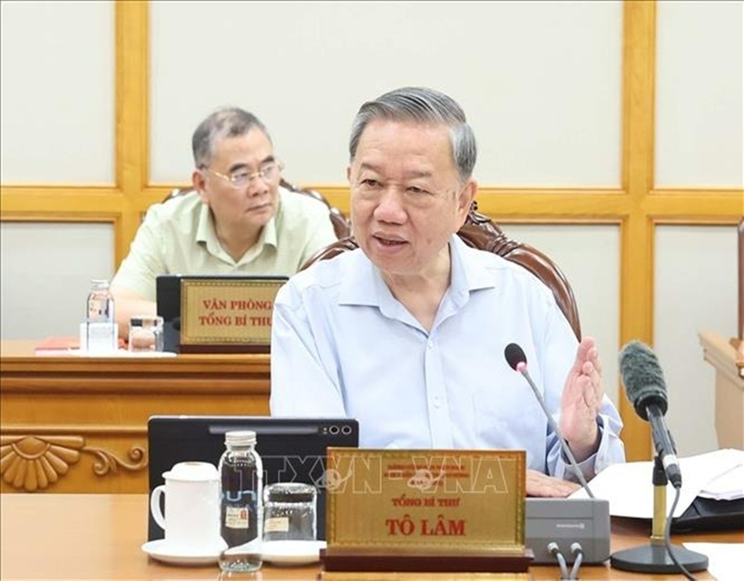 Tổng Bí thư Tô Lâm nhấn mạnh, tiếp tục thống nhất chủ trương sắp xếp đơn vị hành chính cấp tỉnh, đồng thời thực hiện hợp nhất, sáp nhập đơn vị hành chính cấp xã với những địa phương chuẩn bị kỹ lưỡng, chu đáo, đầy đủ các điều kiện cần thiết. (Ảnh: TTXVN)