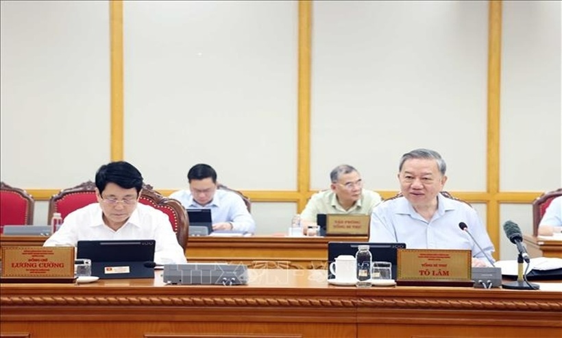 Tổng Bí thư lưu ý, đặc biệt quan tâm làm tốt công tác bố trí, sắp xếp cán bộ theo đúng nguyên tắc, yêu cầu, hướng dẫn của cấp trên gắn với làm tốt công tác chính trị, tư tưởng, chế độ, chính sách đối với cán bộ bị tác động, ảnh hưởng, không để phát sinh những vấn đề phức tạp về nội bộ. (Ảnh: TTXVN)