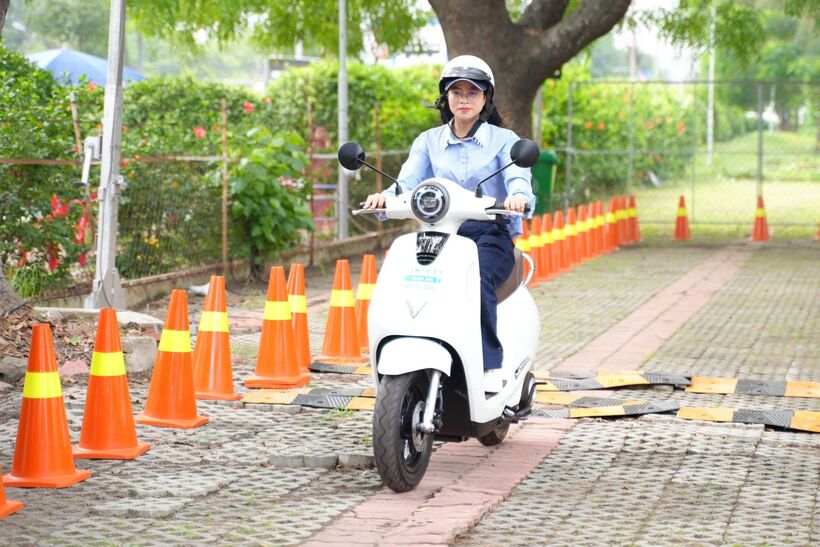 Giá xe máy VinFast tốt chưa từng có, người trẻ và dân văn phòng đua nhau xuống tiền - 1