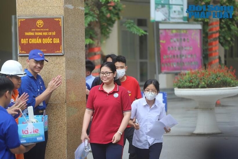 Thí sinh tham gia Kỳ thi vào lớp 10 THPT 2025 ở Hà Nội. Ảnh: Nguyễn Lâm