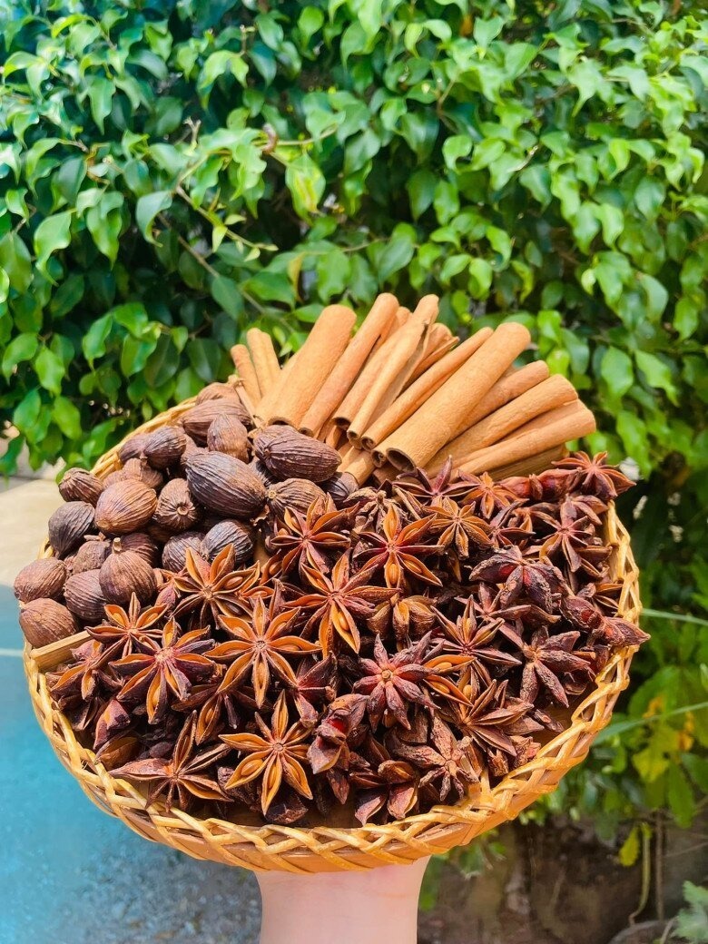 Loài hoa dại tỏa mùi thơm đặc biệt, đem phơi khô giá 250.000/kg, công dụng đỉnh cao ai cũng muốn sở hữu - 1